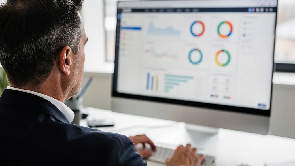 Directrice commerciale analysant tableau de bord performance équipe